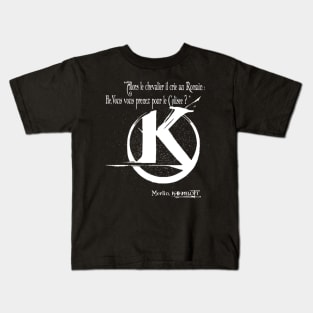 Then the knight he shouts to the Roman: Hey! Do you think you are the Colosseum? Kids T-Shirt